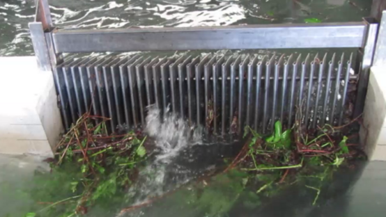 Système de décolmatage des grilles de la prise d’eau sur le torrent du Golo (France)
