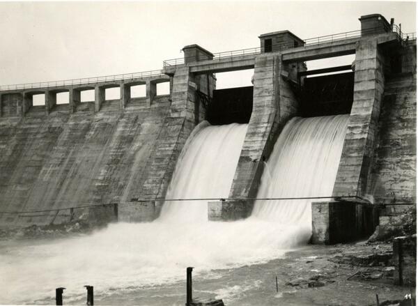 Barrage existant en déversement